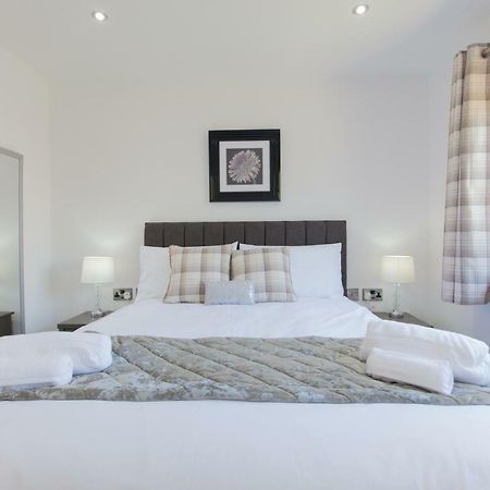 Leys Park Executive Apartments ดันเฟิร์มลิน ภายนอก รูปภาพ