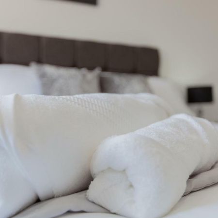 Leys Park Executive Apartments ดันเฟิร์มลิน ภายนอก รูปภาพ