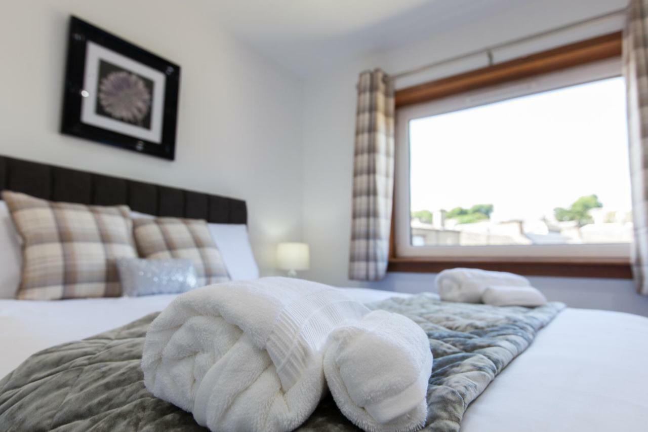 Leys Park Executive Apartments ดันเฟิร์มลิน ภายนอก รูปภาพ